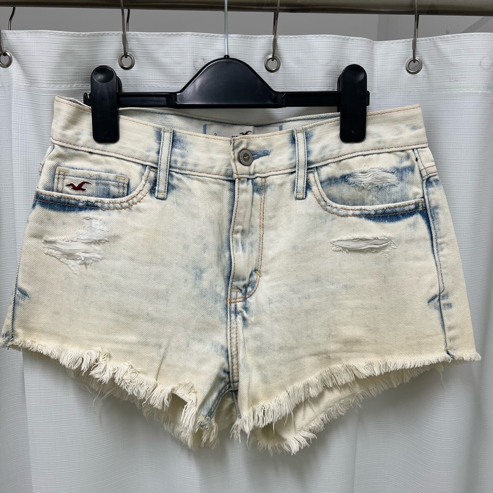 NWOT bleached wash denim shorts